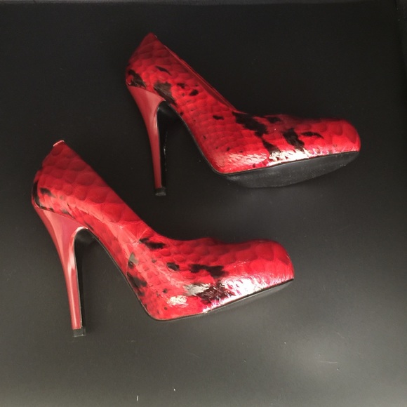 Gianni Bini Red/Black 5 Inch Heels Sz 7.5 - Picture 2 of 11